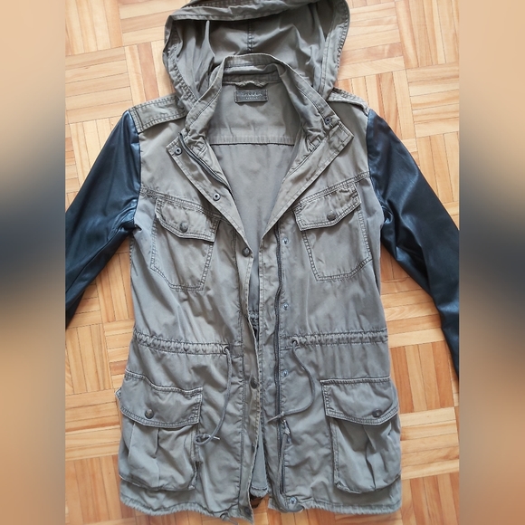 Vintage Aritzia/Talula Cargo Jacket - Picture 3 of 8